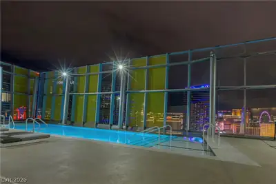 3722 Las Vegas Boulevard 1101 Pool