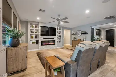 5652 Portage Lake Court, Las Vegas, NV 89130 Living Room