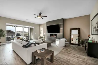 3 Vicolo Bella, Henderson, NV 89011 Living Room