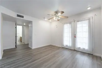 7950 West Flamingo Road 1178 Dining Area