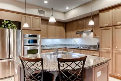 20 Via Mantova 210, Henderson, NV 89011 Kitchen