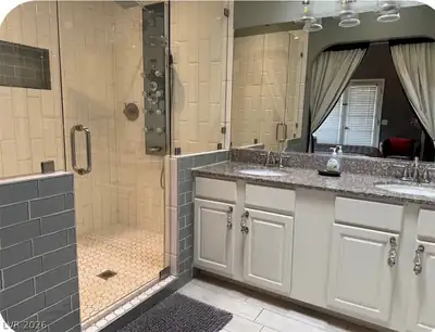 2511 Sunfish Drive D Primary Bathroom