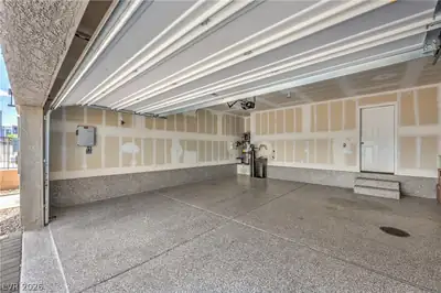 6197 Garden Crest Street, Las Vegas, NV 89148 Garage