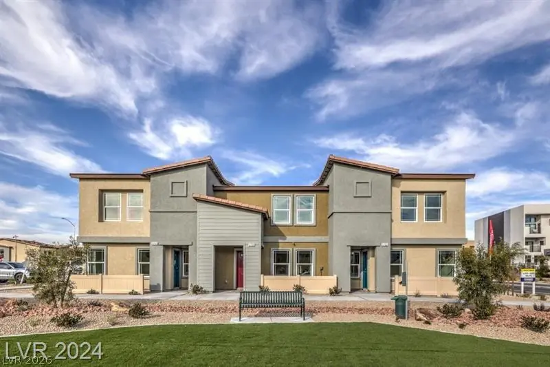 3755 Sonrisa Vista Avenue