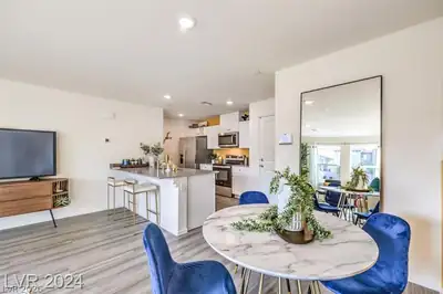 3755 Sonrisa Vista Avenue Living Room