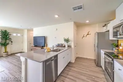 3755 Sonrisa Vista Avenue Kitchen