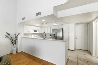 2728 Ferrin Road, Las Vegas, NV 89117 Kitchen