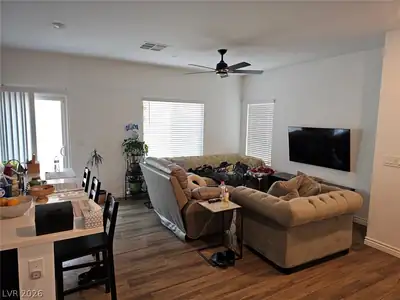 267 Cordelia Cove Avenue 814 Living Room