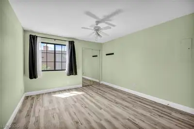 5118 South Jones Boulevard 206 Bedroom