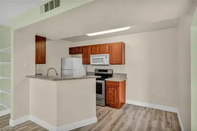 5118 South Jones Boulevard 206 Kitchen
