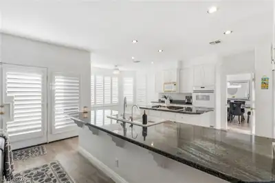 2496 Ram Crossing Way, Henderson, NV 89074 Kitchen