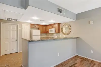 50 Aura De Blanco Street 19103 Kitchen