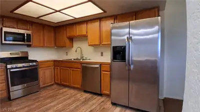 3958 Delos Drive, Las Vegas, NV 89103 Kitchen