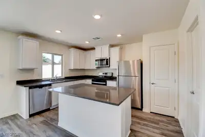 1705 Cowboy Path Avenue, North Las Vegas, NV 89032 Kitchen