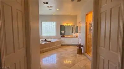 2030 Alexa Breanne Court, Las Vegas, NV 89117 Kitchen