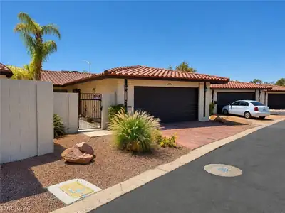 2521 Swan Lane, Las Vegas, NV 89121 Front of Structure