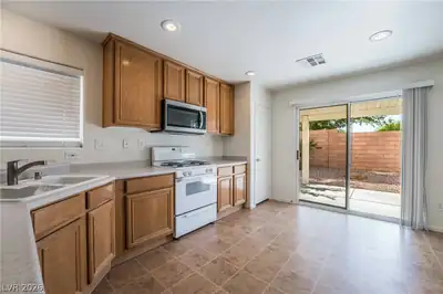 11683 Vacanze Court Kitchen