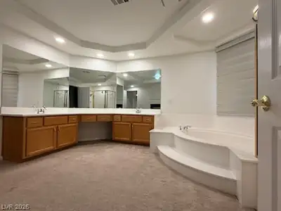 9121 Teal Lake Court Primary Bathroom