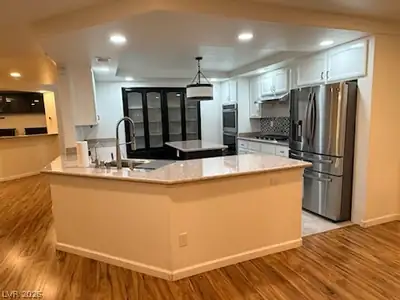 9121 Teal Lake Court Kitchen