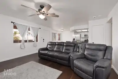 850 Mesquite Springs Drive 201 Living Room