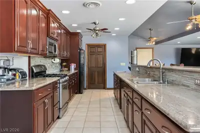 1727 Cherokee Lane, Las Vegas, NV 89169 Kitchen