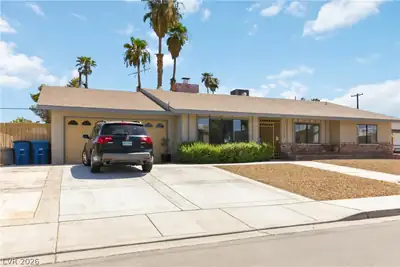 1727 Cherokee Lane, Las Vegas, NV 89169 Front of Structure