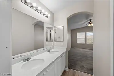 8777 Roping Rodeo Avenue 101 Primary Bathroom