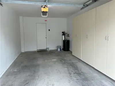 5028 Starfinder Avenue Garage