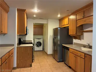 5028 Starfinder Avenue Kitchen