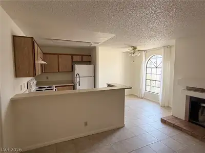 2980 JUNIPER HILLS BL Boulevard 204 Kitchen