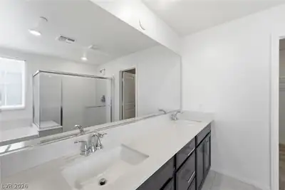 3749 Battipaglia Avenue, Henderson, NV 89044 Primary Bathroom