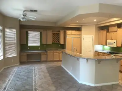 7809 Wasatch Maple Avenue, Las Vegas, NV 89117 Kitchen