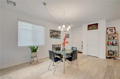 1305 Ossa Street Dining Area