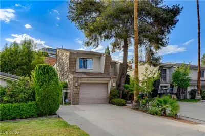 3223 Pinehurst Drive, Las Vegas, NV 89109 Front of Structure