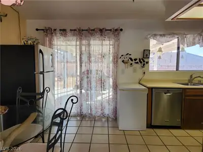3244 Cactus Springs Drive, Laughlin, NV 89029 Kitchen