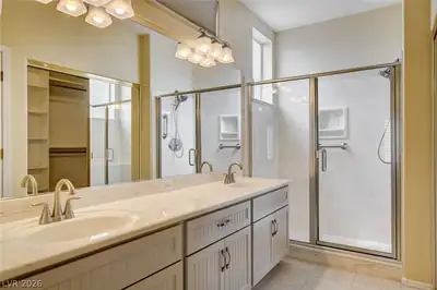 2025 Poppywood Avenue Primary Bathroom