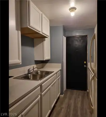 1417 Manzanita Way 1419 Kitchen