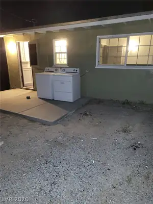 1417 Manzanita Way 1419 Laundry
