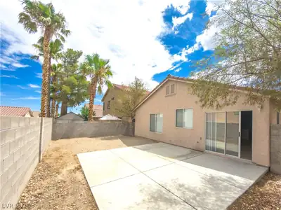 8616 Shady Pines Drive Yard