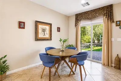 2815 Rough Green Street Dining Area