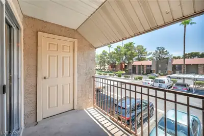5140 Indian River Drive 306 Patio