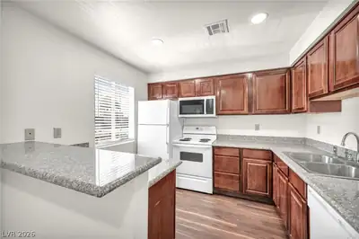 5140 Indian River Drive 306 Kitchen