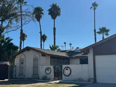 3881 Casa Colorado Avenue, Las Vegas, NV 89121 Front of Structure