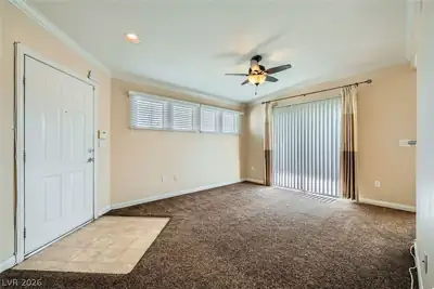 4400 South Jones Boulevard 2007 Living Room