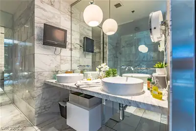 4381 West FLAMINGO Road 25301 Bathroom