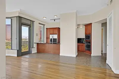 360 East Desert Inn Road 1501 Kitchen