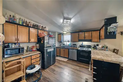 1400 West Horn Road Kitchen