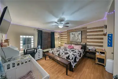 1400 West Horn Road Bedroom