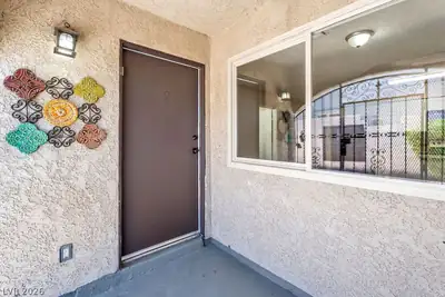 817 Mantis Way 2 Entry
