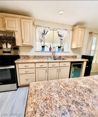 5621 Tahoe Drive, Las Vegas, NV 89142 Kitchen